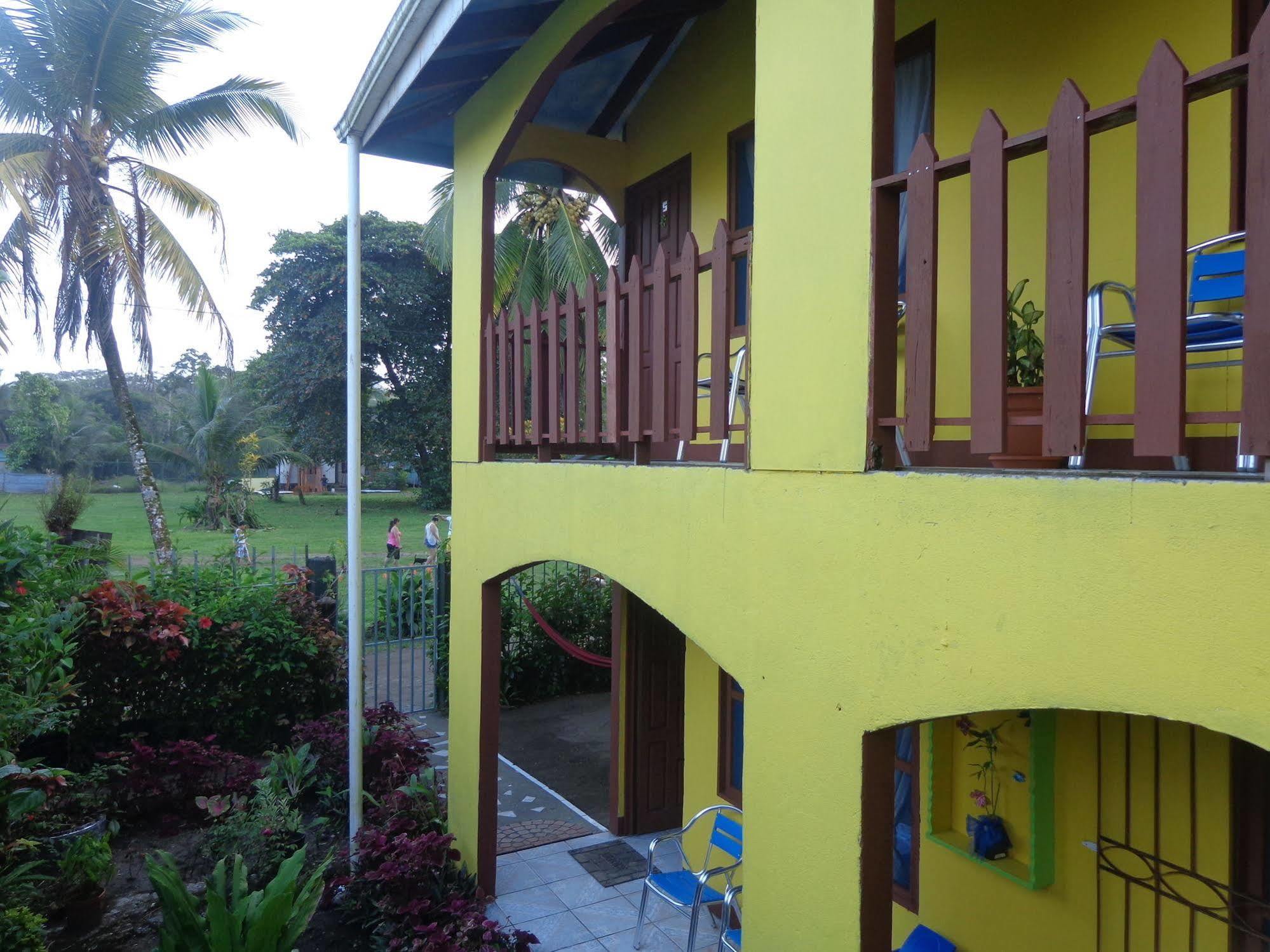 Cabinas Tortuguero Natural Hostel Exterior foto